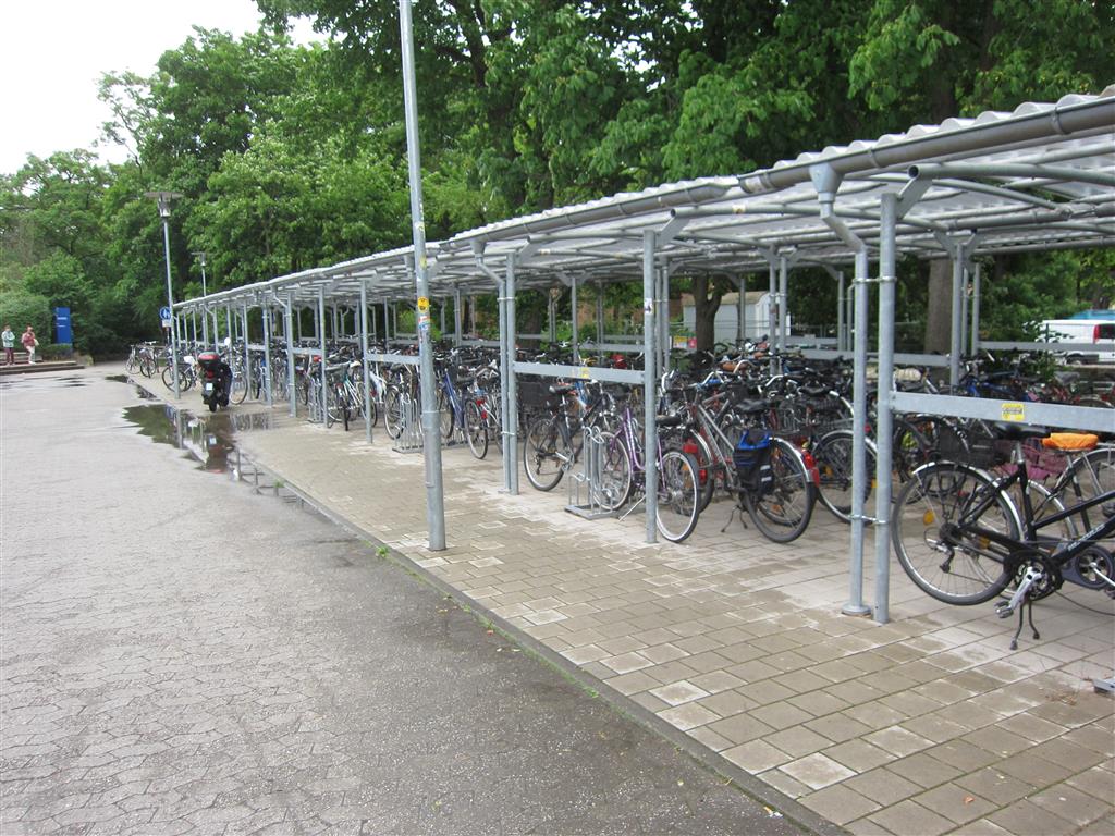 Covered cycle parking in Erlangen