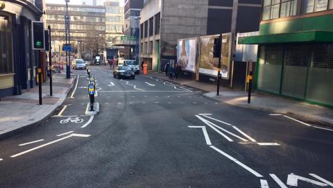 The entry to the contra flow cycle lane on Hill Street