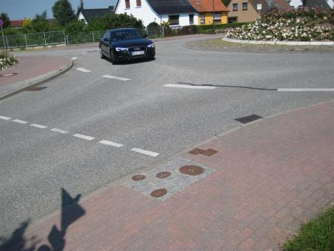 Single lane roundabout