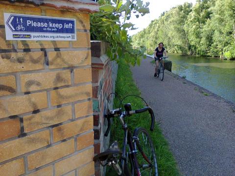 Please keep left sign