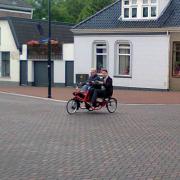 Duo bike (side-by-side tandem)